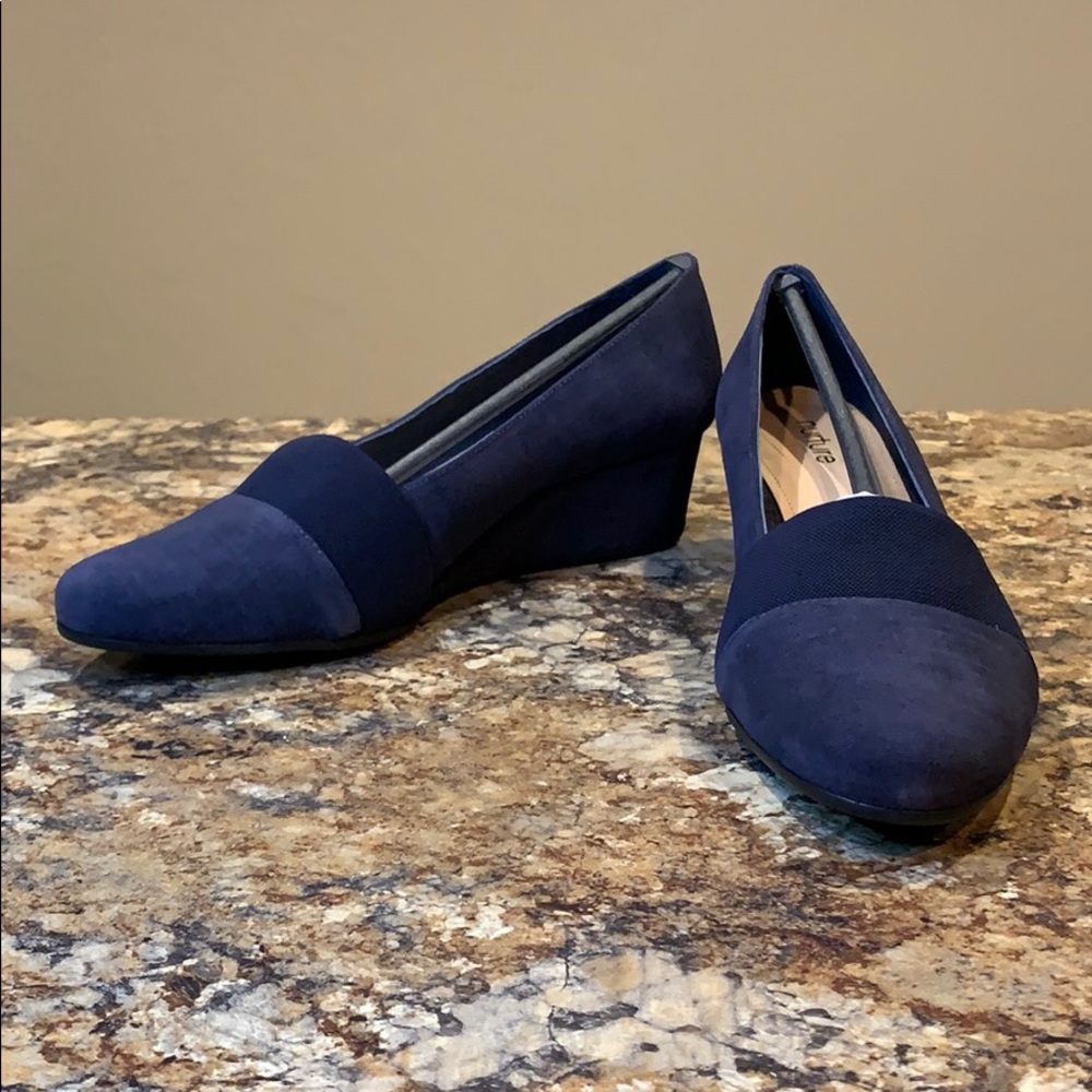 Nurture dress wedges